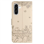 Кожен калъф тип портмоне с котки за Samsung Galaxy A56 5G - бежов - 2 Кожен калъф тип портмоне с котки за Samsung Galaxy A56 5G - бежов - 2